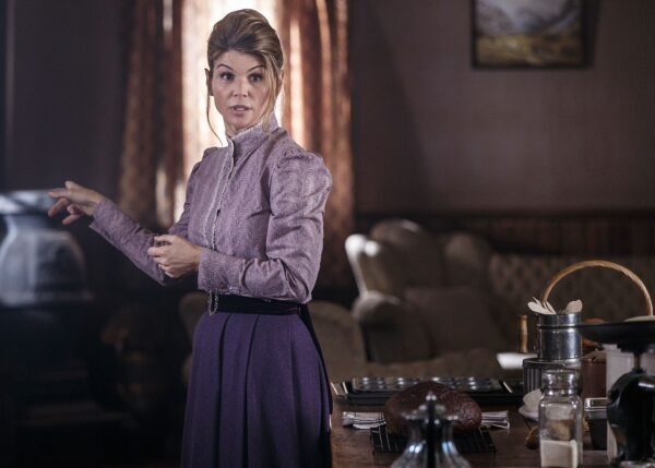 Lori Loughlin To Reprise ‘When Calls the Heart’ Character