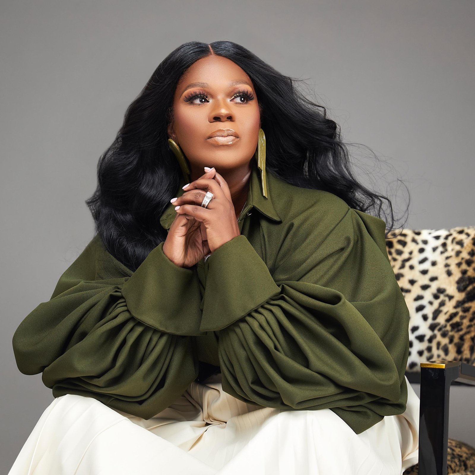 Video: Debbie Winans new single “Thankful”
