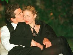 First Look: Paul Kelly and Sarah Pidgeon as JFK Jr. and Carolyn Bessette